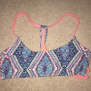 Patterned bikini top